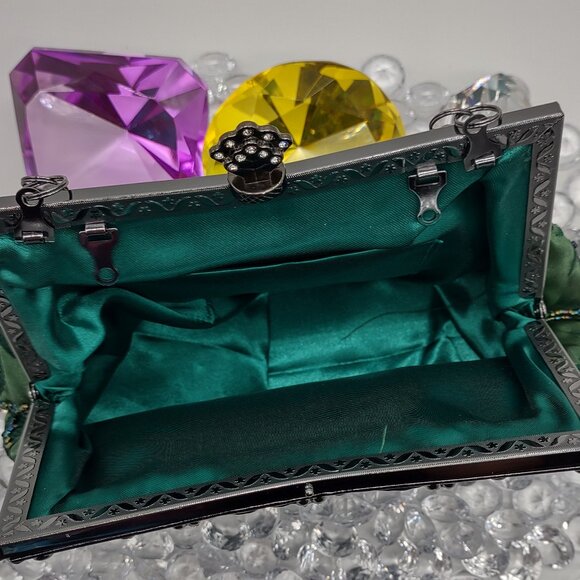 Vintage Floral Embroidered Clutch Handbag - Picture 5 of 8